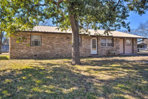 Family-Friendly Fredericksburg House with Backyard!